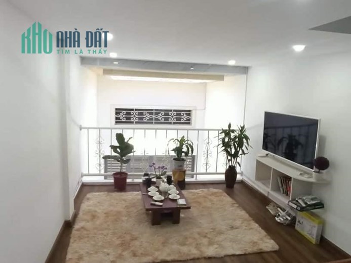 Bán nhà 5 tầng Ngõ Lệnh Cư nhà nhỏ nhỏ xinh xinh giá 2 tỷ 6