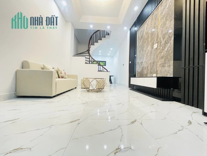 Cách phố 10m, ngõ ba gác tránh xe máy, tặng nội thất, Tây Sơn, Đống Đa