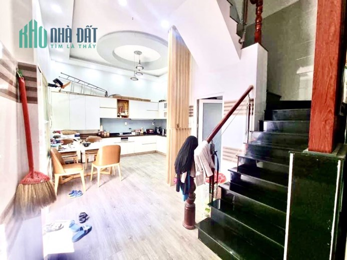 BÁN NHÀ GÒ DẦU, 56M2, NỞ HẬU, GIÁ 3TỶ 990, HẺM XE HƠI,