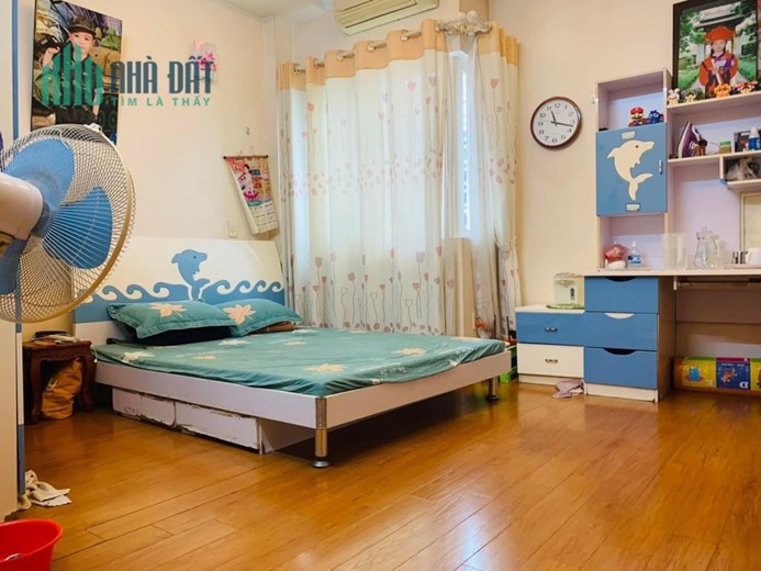 NHỈNH 6 TỶ BÁN NHÀ PHỐ PHẠM VĂN ĐỒNG - Ô TÔ VÀO NHÀ - GẦN PHỐ - 60M - 6PN