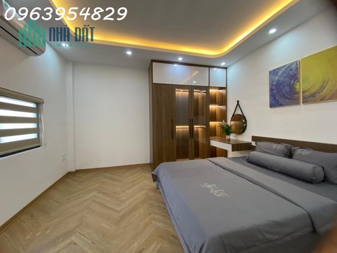 NHÀ ĐẸP HÀO NAM, QUẬN ĐỐNG ĐA, NGÕ THÔNG, BA GÁC TRÁNH XE MÁY, LÔ GÓC 3 MẶT NGÕ THOÁNG VĨNH VIỄN,
