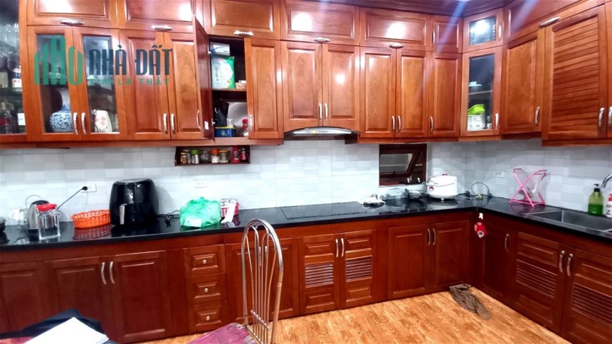 Bán nhà Ngọc Thụy 70m2 x5 tầng, thang máy, ô tô vào nhà, giá sốc 8,6 tỷ