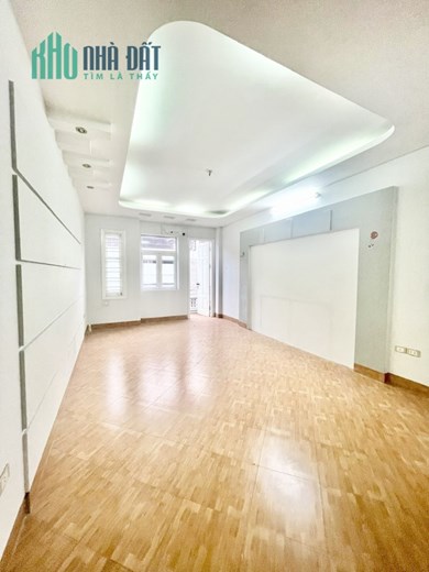 Giá giật mình! Nhà Nguyễn Khánh Toàn, ô tô vào nhà 70m² x5 tầng chỉ nhỉnh 11 tỷ