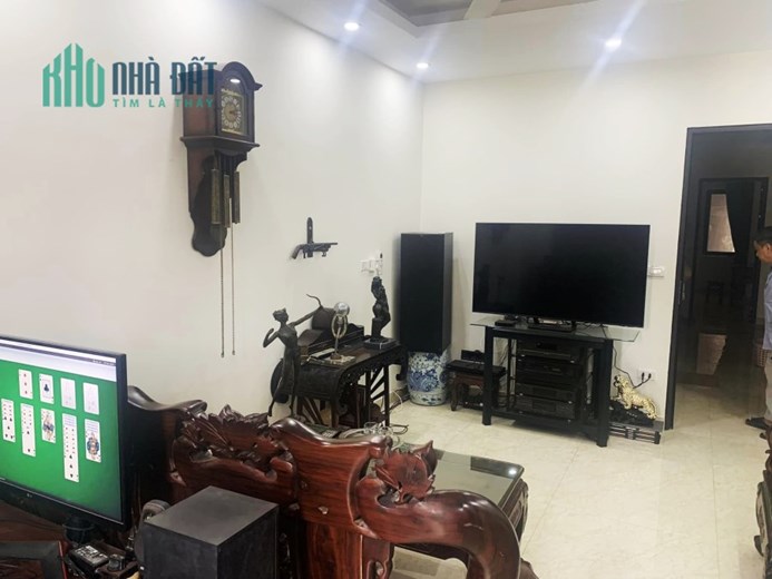 Thanh Máy Xịn - Bán gấp nhà Phố Yên Lãng 10,3 tỷ, 55mx5T - Ô tô vào - KD tốt