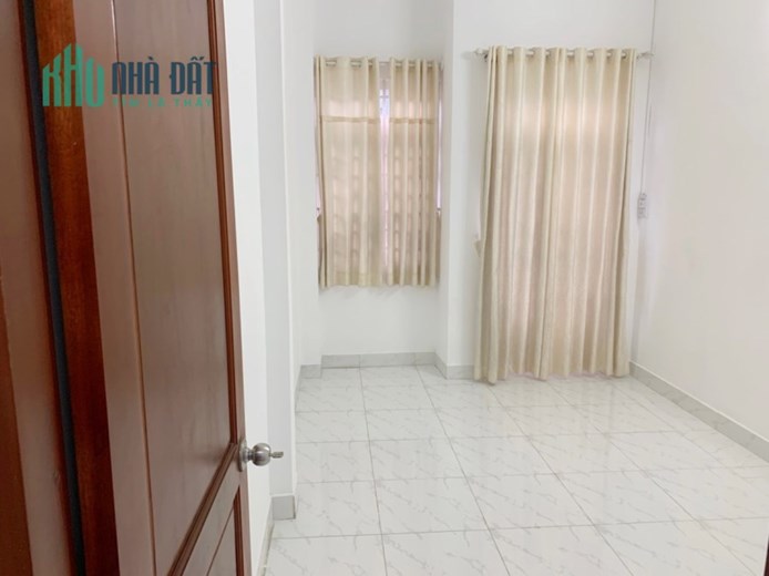 Căn góc 2 tầng sát đường Lưu Hữu Phước P15Q8 - Giá : 2.4 Tỷ