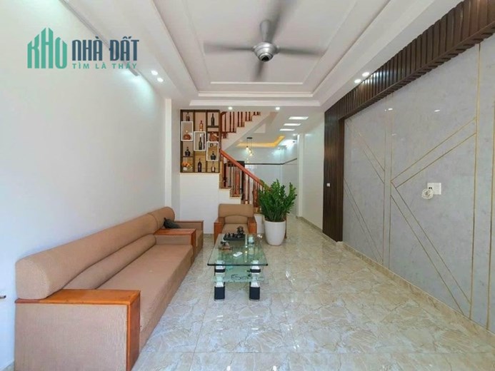 Bán nhà ngõ 69 Chợ Con, 44m 3 tầng GIÁ 2.47 tỉ nhà xây mới tinh