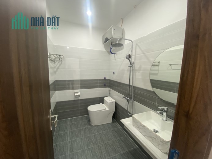 Bán nhà xây mới ngõ ô.tô, diện tích 52m 4 tầng GIÁ 3.4 tỉ đường Khúc Thừa Dụ