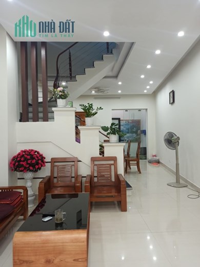 Bán nhà phố An Đà 3 tầng mới có sân cổng riêng GIÁ vô địch chỉ 1.99 tỉ