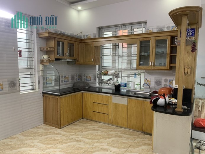 Bán nhà phố Dư Hàng, diện tích 56m 3 tầng độc lập GIÁ 2.6 tỉ