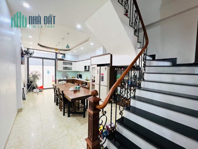 BÁN NHÀ MẶT NGÕ TÂN MAI, LƯƠNG KHÁNH THIỆN 40M 5T. KINH DOANH LÔ GÓC CHỈ 4.4x Tỷ