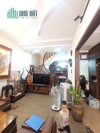 Bán Nhà Hàng xóm Hồ Đền Lừ, Phố Hoàng Mai, 70m x 4T, Giá hơn 6 tỷ.