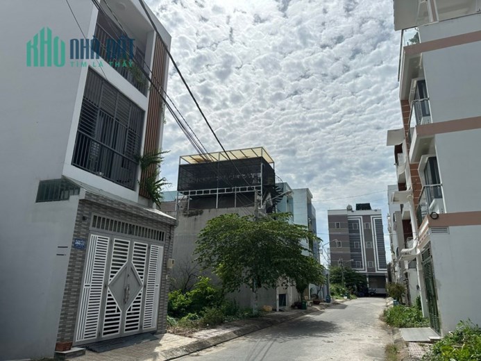 Lô đất hẻm 568 lê văn việt diện tích 63m giá tốt vị trí đẹp