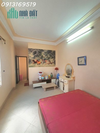 BÁN NHÀ THỔ QUAN, 32m2x 4T, MT3.2m, Ô TÔ ĐỖ CỔNG, LÔ GÓC, KINH DOANH, CHỈ NHỈNH 2 TỶ