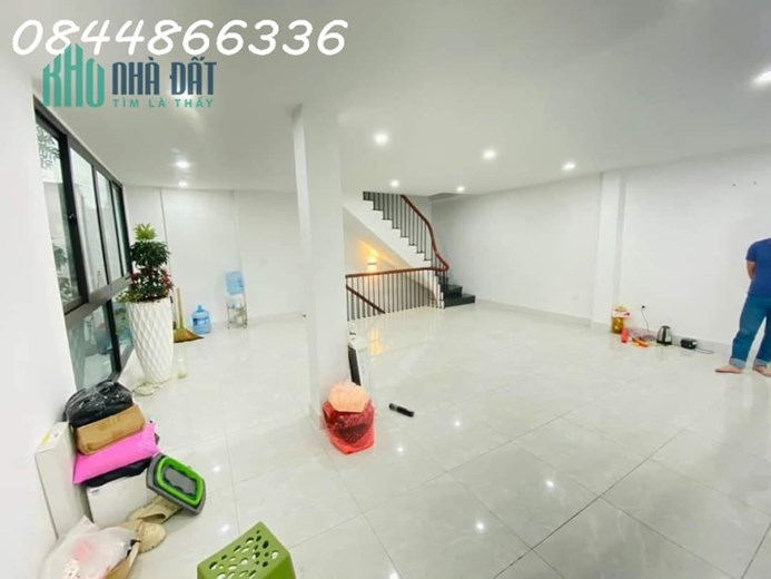 Lô góc mặt phố Quận Hà Đông, Ô tô tránh, vị trí trí đắc địa, kinh doanh sầm uất,  dòng tiền cho