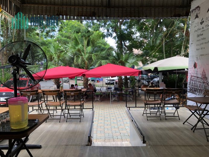Sang nhượng quán cafe -karaoke hát cho nhau nghe- kèm bán đồ ăn nhanh vào buổi sáng