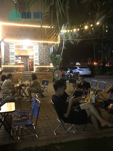 Sang nhượng quán cafe -karaoke hát cho nhau nghe- kèm bán đồ ăn nhanh vào buổi sáng