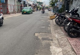 MẶT TIỀN ĐƯỜNG VÕ TRỨ-XE TẢI LƯU THÔNG-THUẬN TIỆN QUA Q1, Q5 ,Q4,Q7