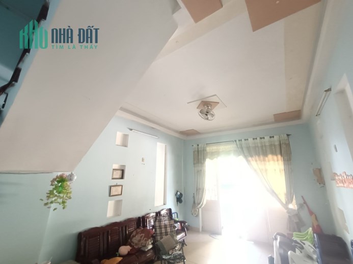 BÁN ĐẤT TẶNG NHÀ 2 TẦNG, MT SÁT BIỂN PHẠM VĂN ĐỒNG, 68M2 CHỈ 5.7 TỶ