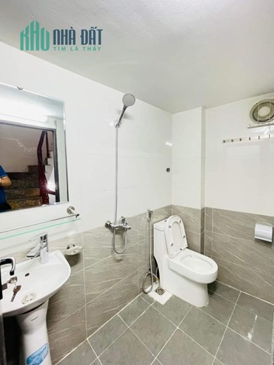 Tân Mai, Hoàng Mai 3,1 tỷ có ngay nhà 4.5 tầng, 36m2 đầy đủ công năng, gần ô tô