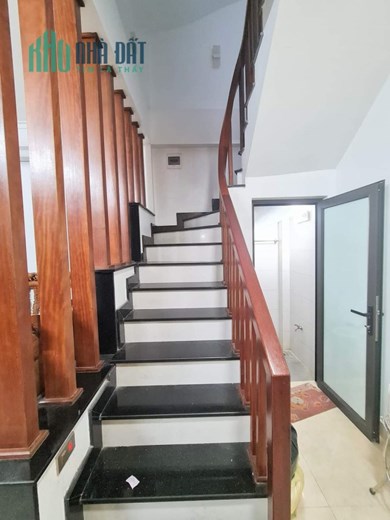 Tân Mai, Hoàng Mai 3,1 tỷ có ngay nhà 4.5 tầng, 36m2 đầy đủ công năng, gần ô tô
