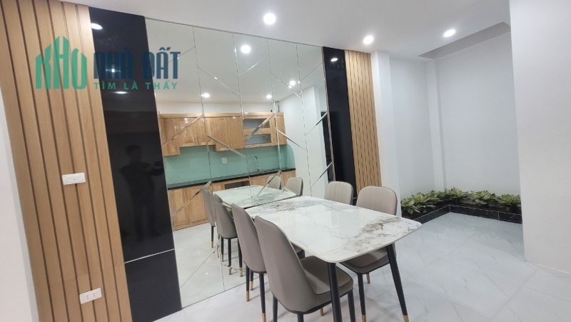 Bán nhà Nguyễn Văn Linh,Long Biên 48m2 ,6 tầng ,nhà full nội thất ,ngõ oto giá nhỉnh 5 tỷ