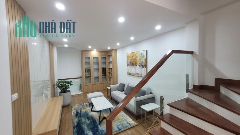 Bán nhà Nguyễn Văn Linh,Long Biên 48m2 ,6 tầng ,nhà full nội thất ,ngõ oto giá nhỉnh 5 tỷ