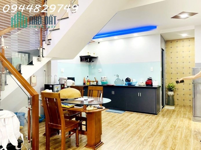 NHÀ 3 TẦNG, 2 MẶT THOÁNG đường PHAN BÁ PHIẾN, SƠN TRÀ, ĐÀ NẴNG - NỞ HẬU, MỚI ĐẸP VÀO Ở NGAY, GIÁ 3