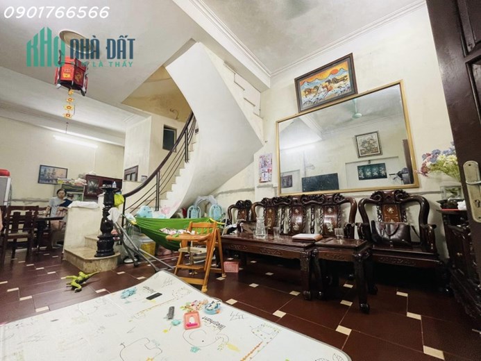 Hạ Sốc !!! Giá còn hơn 4 tỷ, Phân Lô Định Công Thượng, 55m x 4tầng.