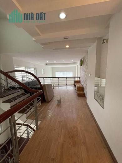 Rẻ bất ngờ phố Mễ Trì Thượng dân xây  44m2 x 5T -  ô tô đỗ cửa -  Kd –  4,4 tỷ.