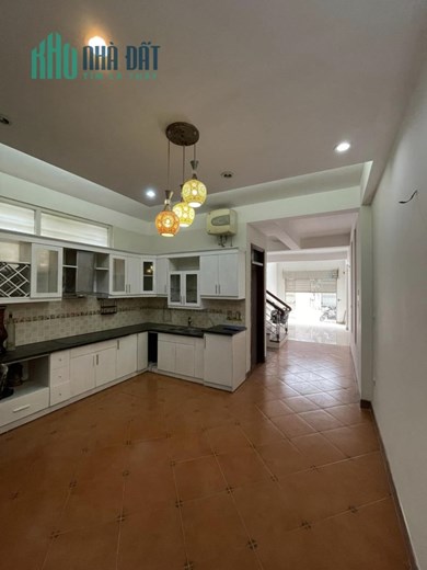 Rẻ bất ngờ phố Mễ Trì Thượng dân xây  44m2 x 5T -  ô tô đỗ cửa -  Kd –  4,4 tỷ.