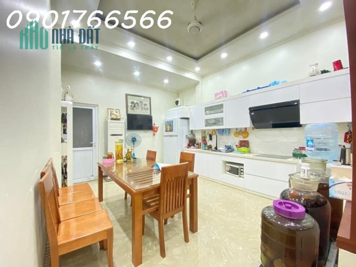 Siêu Phẩm  Mặt Phố Cù Chính Lan, kinh doanh sầm uất, 65m x 5T, Giá hơn 16 tỷ.