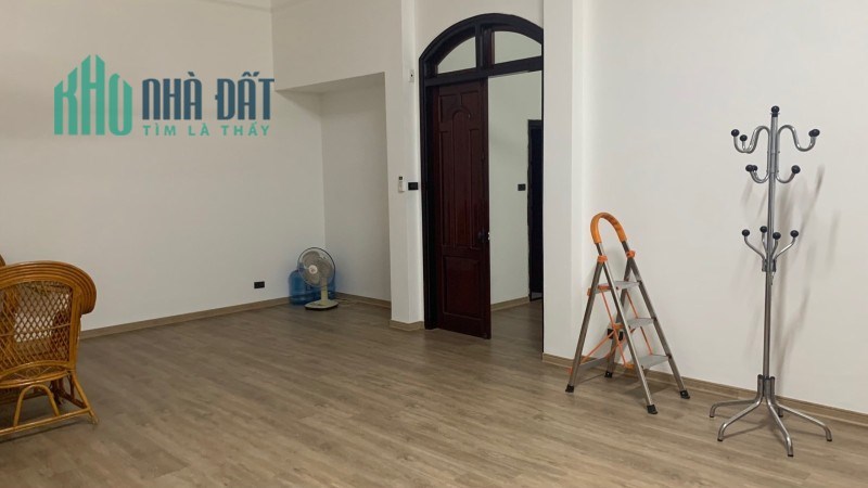 Bán nhà đẹp ở luôn Xã Đàn 40m2 x 5T, 2 thoáng trước sau, view hồ, nhỉnh 4 tỷ