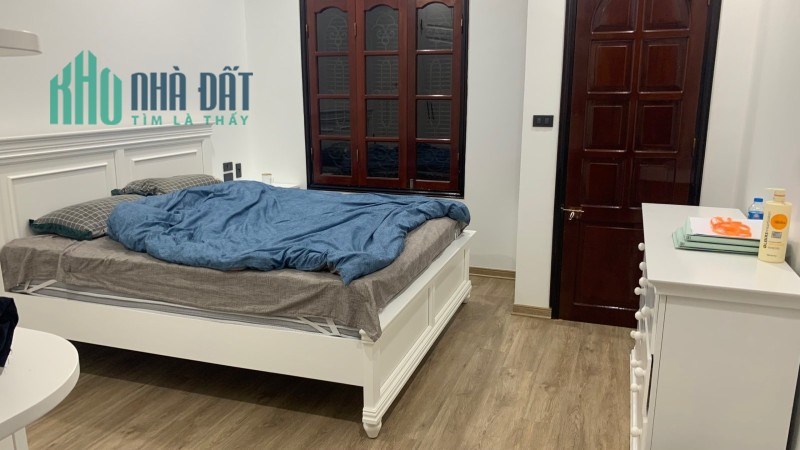 Bán nhà đẹp ở luôn Xã Đàn 40m2 x 5T, 2 thoáng trước sau, view hồ, nhỉnh 4 tỷ