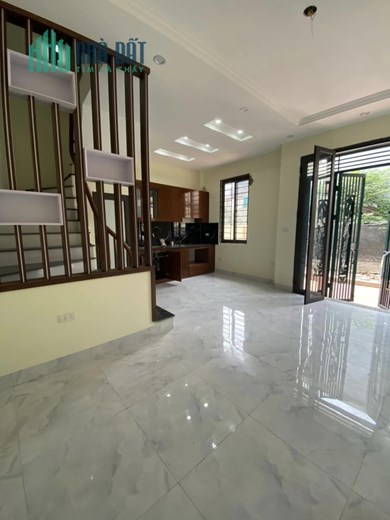 Bán nhà 4 tầng Bích Hòa, hướng Đông Nam, nở hậu, về ở ngay