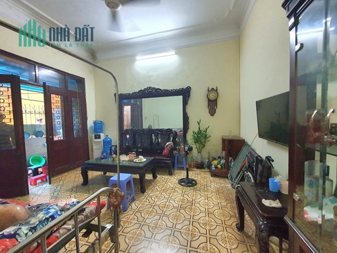 82M2 ĐẤT - PHỐ NGỌC HÀ - SẴN NHÀ 3 TẦNG RƯỠI - MẶT TIỀN 6.1M - VUÔNG ĐẸP - CHỈ 100TR/M2