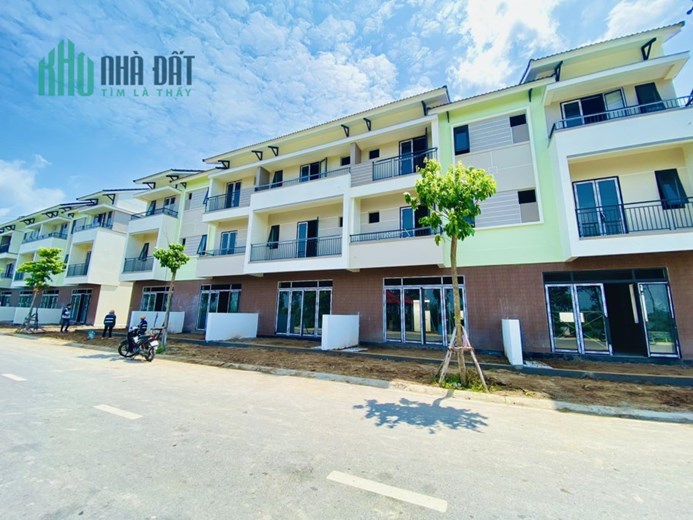 Cần bán căn nhà phố 3 tầng tại Centa- Vsip giá chỉ nhỉnh 4 tỷ