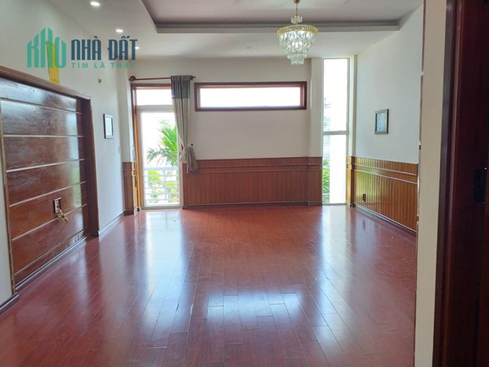 CHÀO BÁN CĂN NHÀ ĐẸP 3 TẦNG NGAY CẠNH BIỂN NGUYỄN TẤT THÀNH, ĐÀ NẴNG
