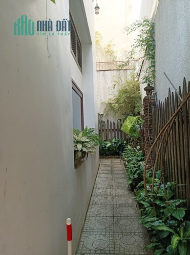 Bán Biệt Thự Khu VIP ngay Quận 10 - 11M x 15M - Thiết kế tuyệt đẹp - Chỉ 24 Tỷ TL