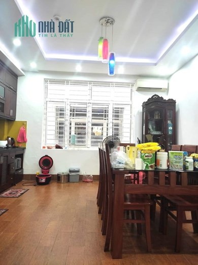 Bán nhà liền kề Làng Việt Kiều Châu Âu quận Hà Đông 80m2 tầng 4 giá 16 tỷ