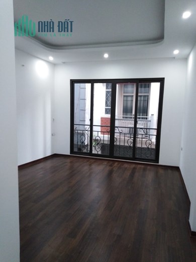 Chỉ 1 nhà ra Ô TÔ, cách phố 20m, ở ngay, có sân để xe, Phan Đình Giót