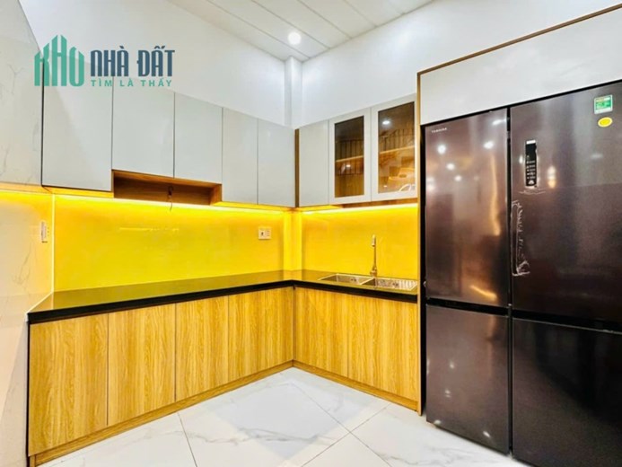 Bán Nhà Có 1 Lầu Phường Sơn Kỳ, 30m2 x 2 tầng, Nhà Đẹp ở Ngay, Chỉ 2.6 Tỷ