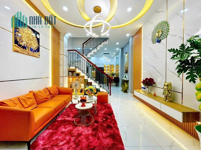 Bán Nhà Phường Sơn Kỳ, 30m2 x 2 tầng, Nhà Đẹp ở Ngay, Chỉ 2.6 Tỷ