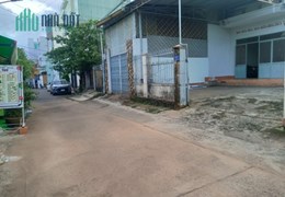 NHÀ ĐẸP - GIÁ TỐT - Bán Nhanh Căn Nhà Mặt Tiền Tạ Quang Bửu