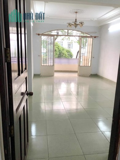 Cho thuê NNC MT đường Hoàng Kim Giao P5Q8. Giá 22 triệu