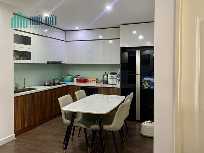 Bán nhà đẹp Chùa Bộc, Đống Đa - Kinh doanh hái ra tiền - Dt 23m2x3T, MT 4m.