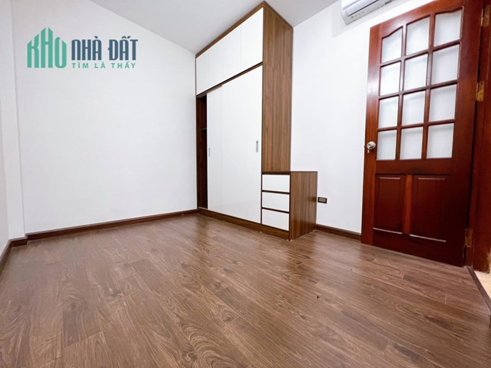 Bán nhà 45m2 phố Nghi Tàm, Tây Hồ Gara Ô tô 7 chỗ Chủ tự xây 5 ngủ 7.3 Tỷ