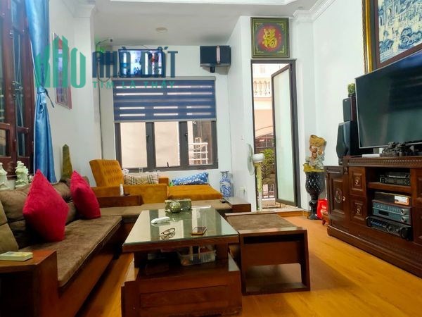 Bán nhà 46m2 phố Nghi Tàm, Tây Hồ Gara Ô tô tránh Dân xây 5 phòng ngủ 7.2 Tỷ