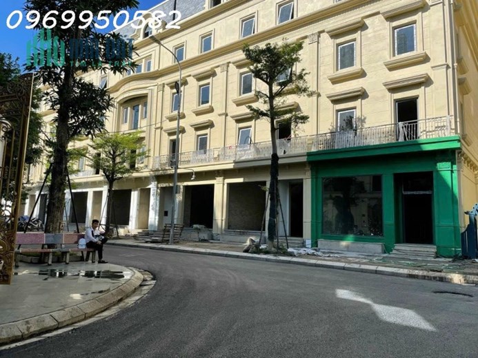 Liền kề kinh doanh tốt mặt đường 30m, Nguyễn Xiển, 38 tỷ, 115m2, 6x19m, 5 tầng 1 tum