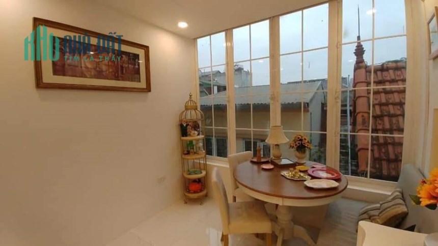 Bán nhà 45m2 phố Nghi Tàm, Tây Hồ Gara Ô tô tránh Dân xây 5 phòng ngủ 7.2 Tỷ