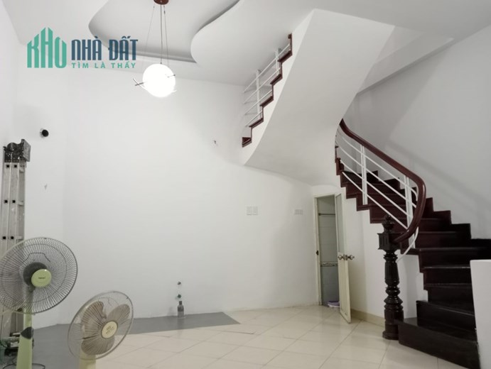 ẢO THẬT ĐẤY!!! Siêu phẩm Nguyễn Ngọc Vũ TT Cầu Giấy nhỉnh 5tỷ mà 40m2